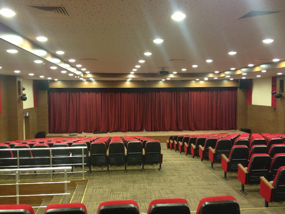 Ahmet Priştina Kültür Merkezi Konferans Salonu